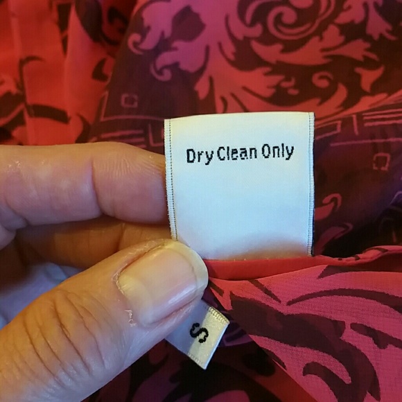 Cabi Raspberry Maroon Fitted Button Down Shirt A16 - Picture 5 of 5